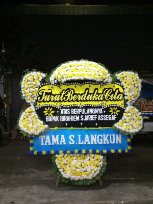 Papan Bunga Duka di Maliaro