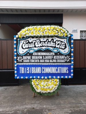Papan Bunga Duka di Maliaro